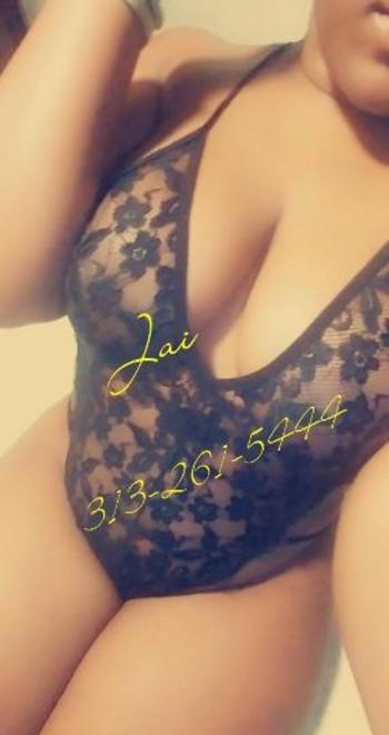  313-261-5444, 24  female escort, Lubbock